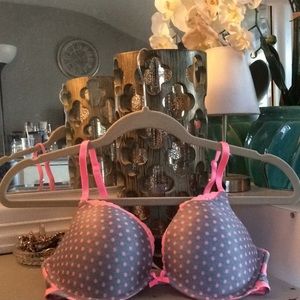34-C Brand New Victorias Secret Push Up Bra